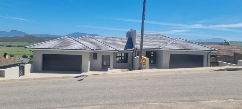 3 Bedroom Property for Sale in Fraaiuitsig Western Cape
